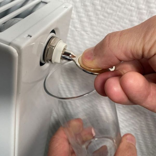 چگونه-رادیاتور-را-هواگیری-کنیم