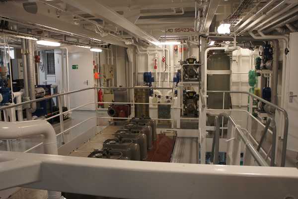 چرا پمپ های موتورخانه صدا میدهند؟