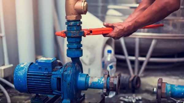 علت بوی سوختگی پمپ آب